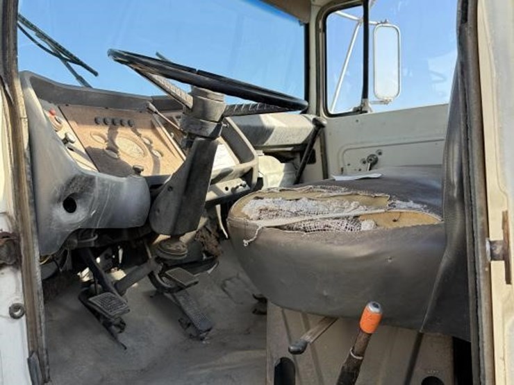 ford-f700-image-26