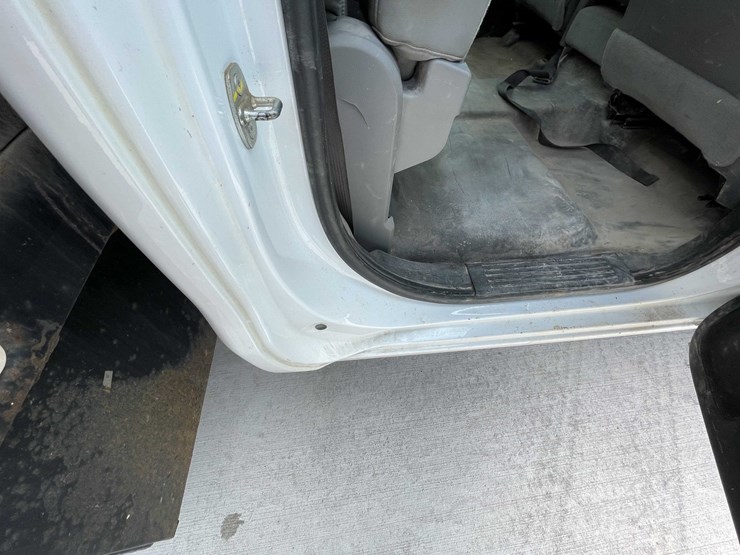 2018-chevrolet-3500-image-57