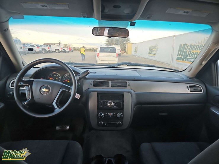 2013-chevrolet-tahoe-image-26