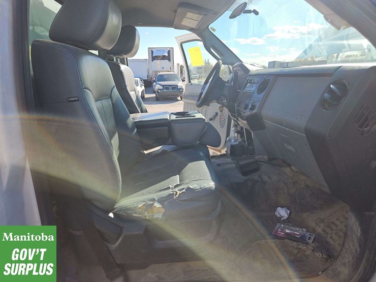2014-ford-f550-image-16