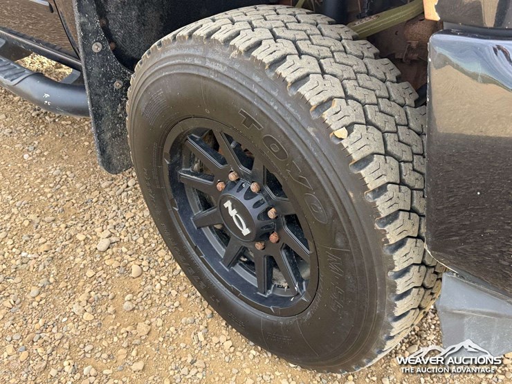2017-chevrolet-silverado-2500hd-lt-image-43