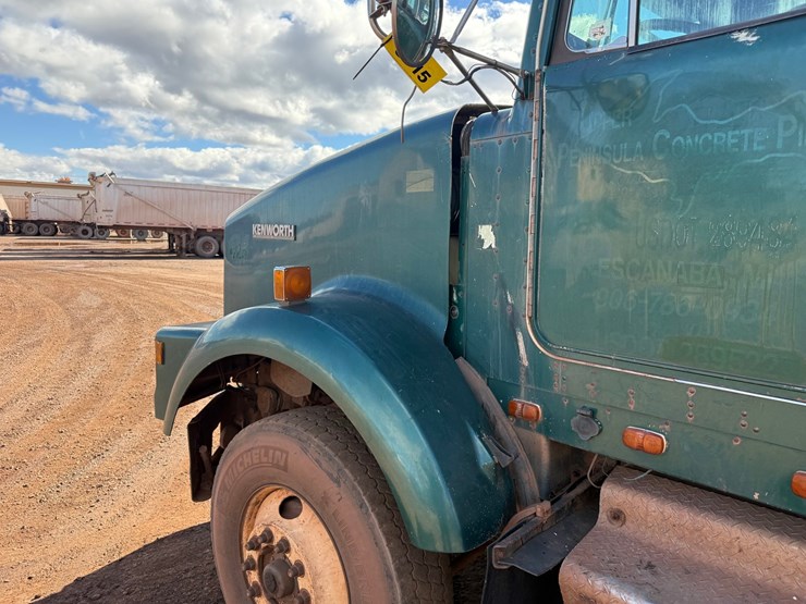 kenworth-t800-image-10