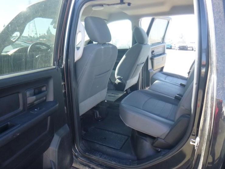 2016-dodge-1500-image-8