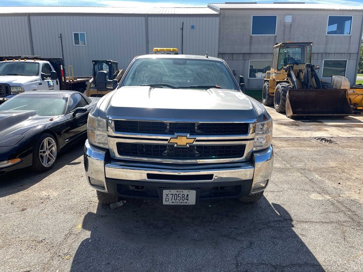 2008-chevrolet-2500-image-2