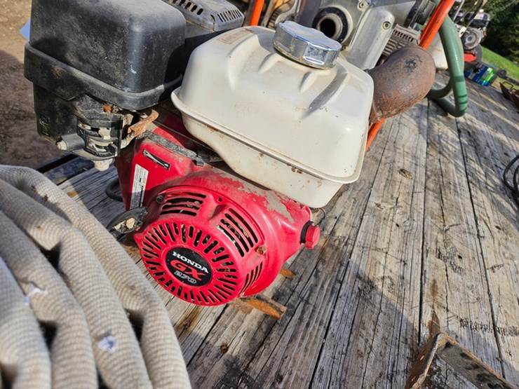 #2146-•-honda-3"-gas-powered-water-pump-image-3
