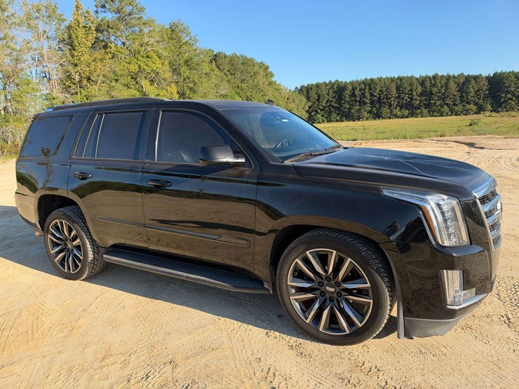 2015-cadillac-escalade-image-4