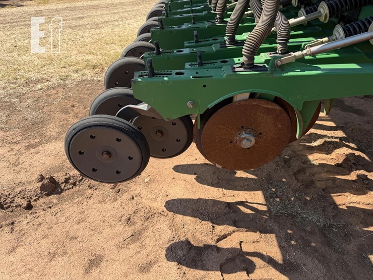 great-plains-3s4000hd-image-21