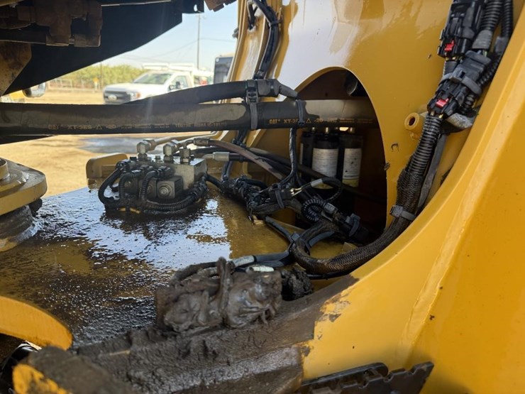 2018-caterpillar-930m-image-22
