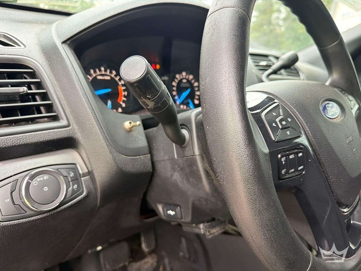 2018-ford-explorer-image-14