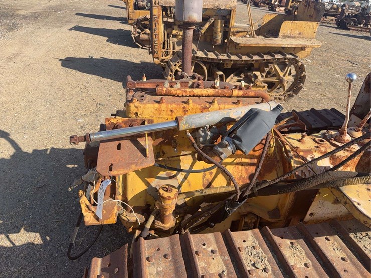 caterpillar-fifteen-image-9