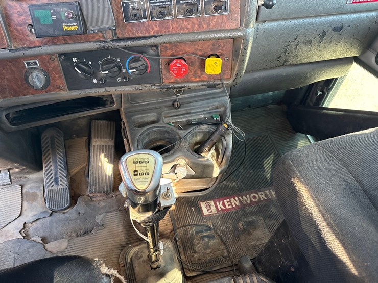 2005-kenworth-t800-image-59