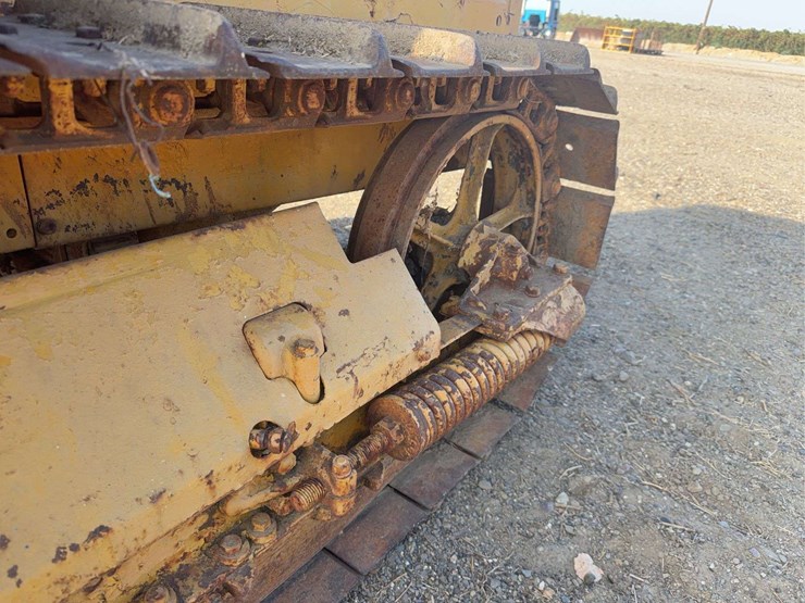 caterpillar-twenty-two-image-15