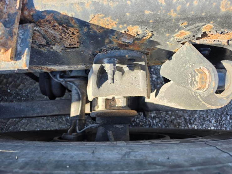 2016-freightliner-columbia-120-image-93