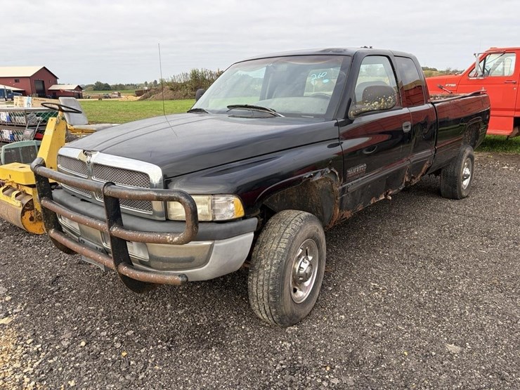 1999-dodge-ram-2500-image-1