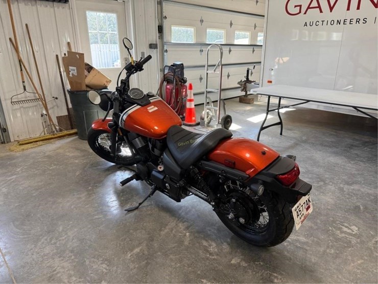 2025-honda-shadow-phantom-abs-motorcycle-image-4