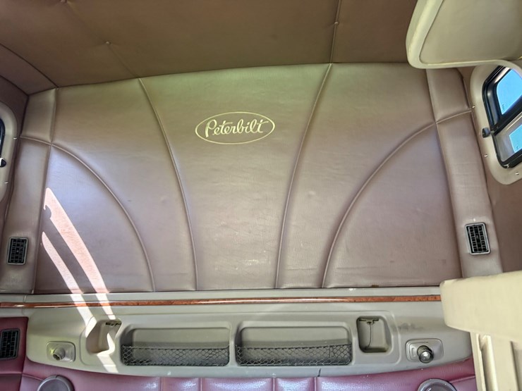 2007-peterbilt-387-image-21