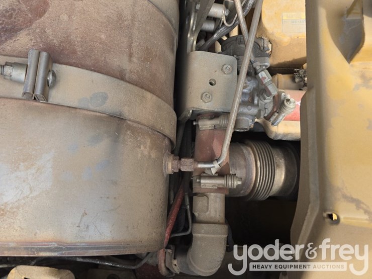 2019-caterpillar-352-image-72