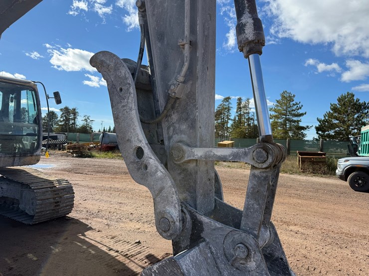 deere-210g-lc-image-19