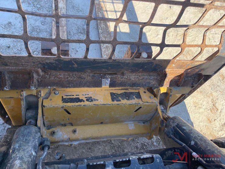 2023-deere-332g-image-14