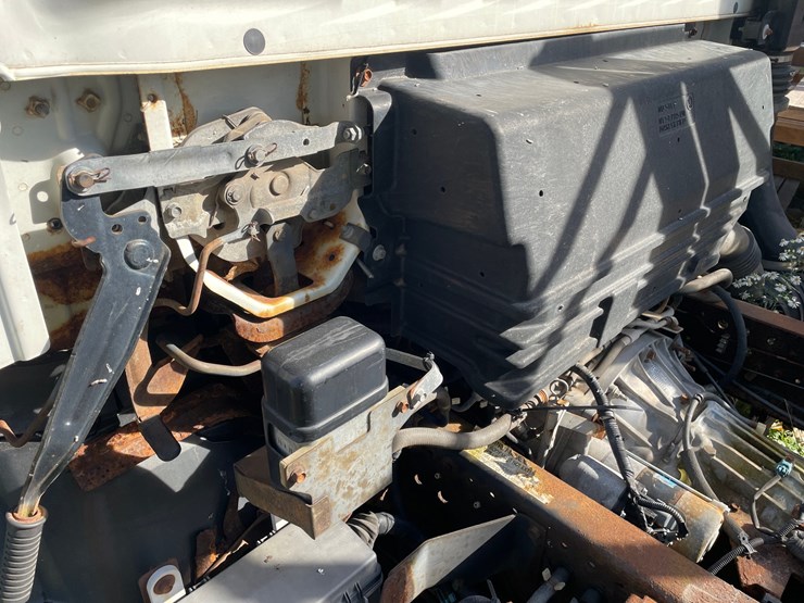 isuzu-nqr-image-44