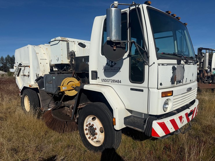 2002-freightliner-fc70-image-7