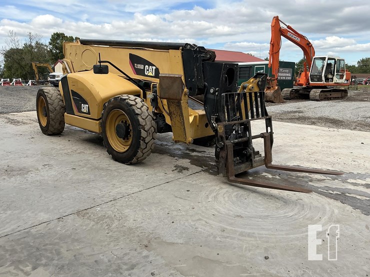 2018-caterpillar-tl1055d-image-6