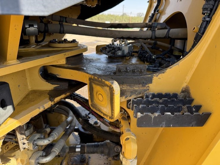 2019-caterpillar-930m-image-21