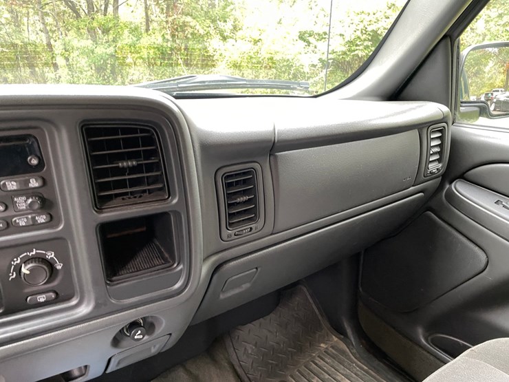 2005-chevrolet-1500-image-66