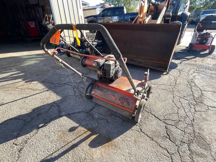 #1853-•-husqvarna-walk-behind-leaf-thatcher-image-3