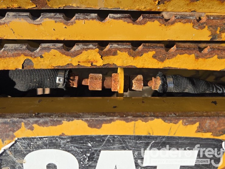 2018-caterpillar-299d2-image-26
