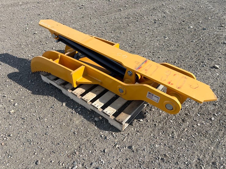 caterpillar-320-image-5