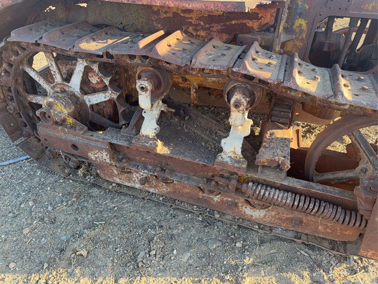 caterpillar-thirty-image-6