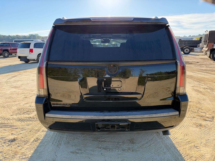 2015-cadillac-escalade-image-6