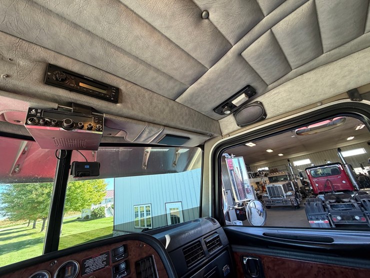 2005-peterbilt-378-image-54