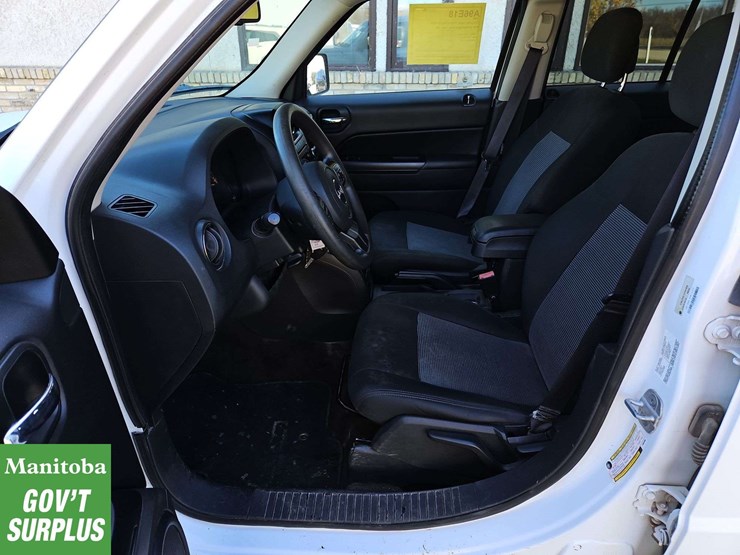 2014-jeep-patriot-image-16