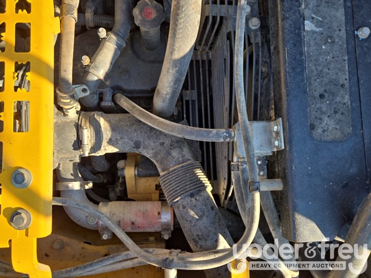 komatsu-pc210-image-60