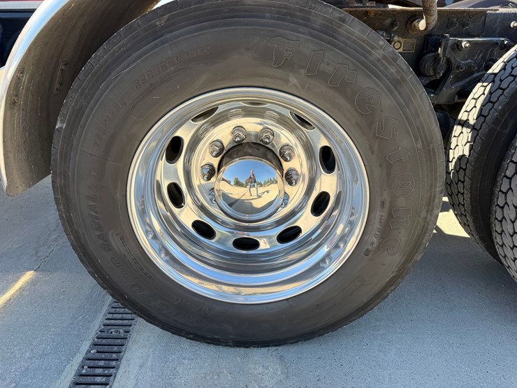 2020-peterbilt-389-image-72