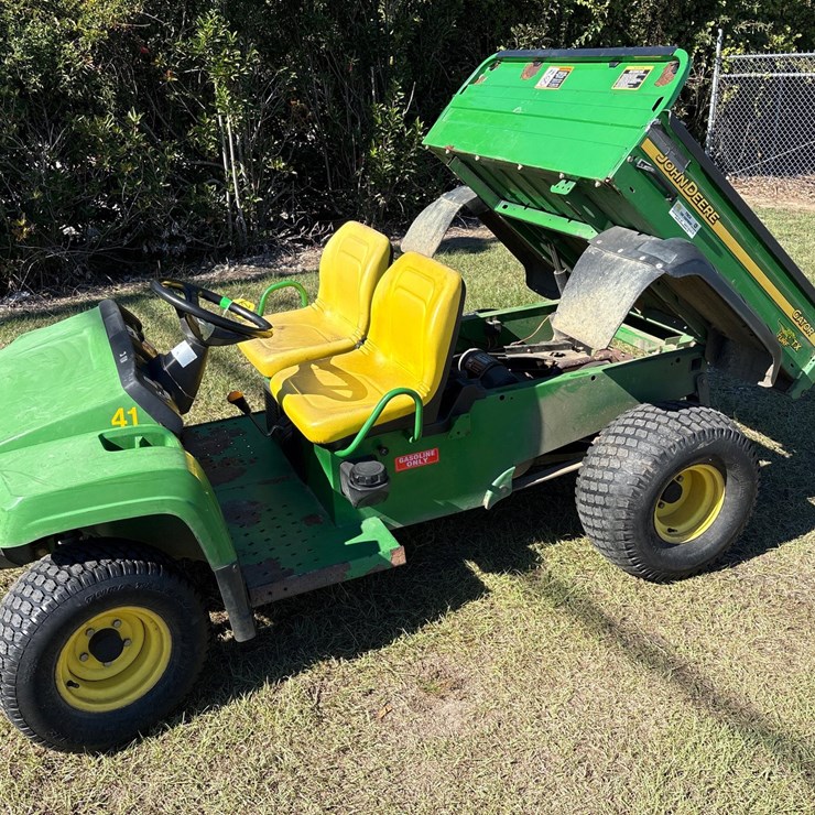 JOHN DEERE GATOR