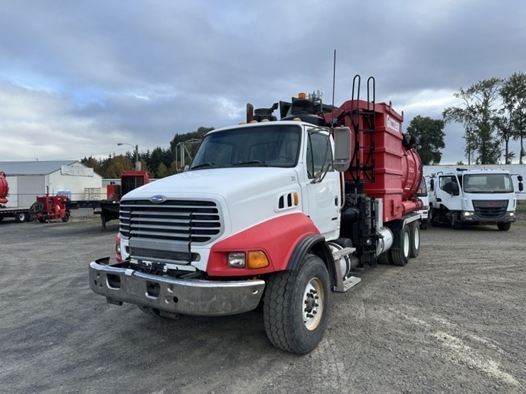 2008-sterling-l9500-image-1