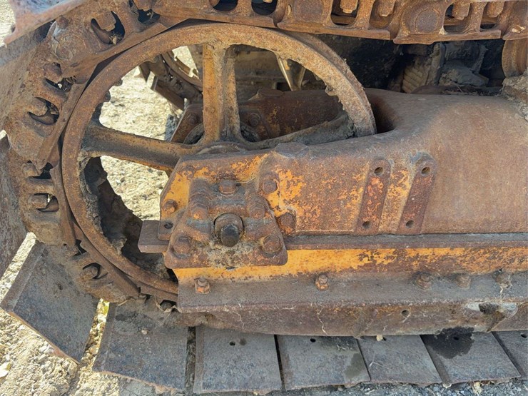 caterpillar-forty-diesel-image-13
