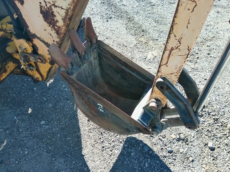 cub-cadet-408-backhoe-attachment-image-5