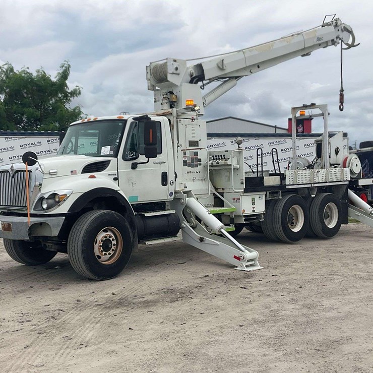 2011 INTERNATIONAL WORKSTAR 7400