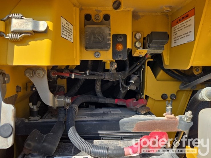 2020-komatsu-d39px-24-image-33
