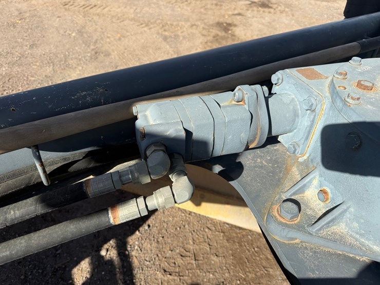 deere-672d-image-46