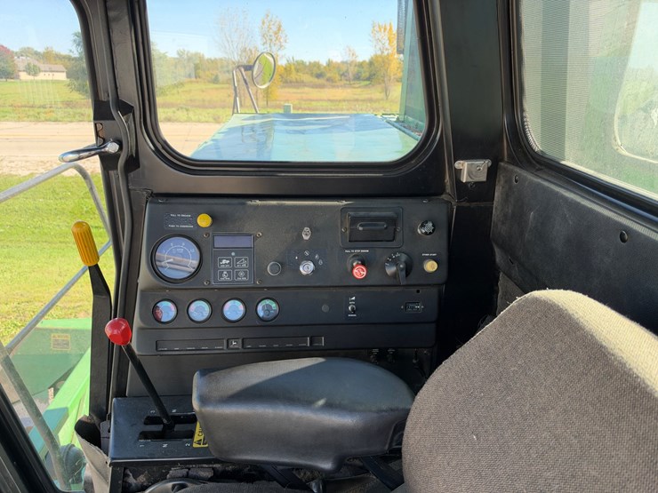 1981-john-deere-7720-image-57