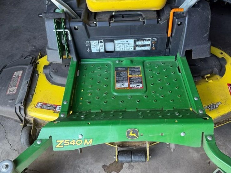 2020-john-deere-2020-image-1