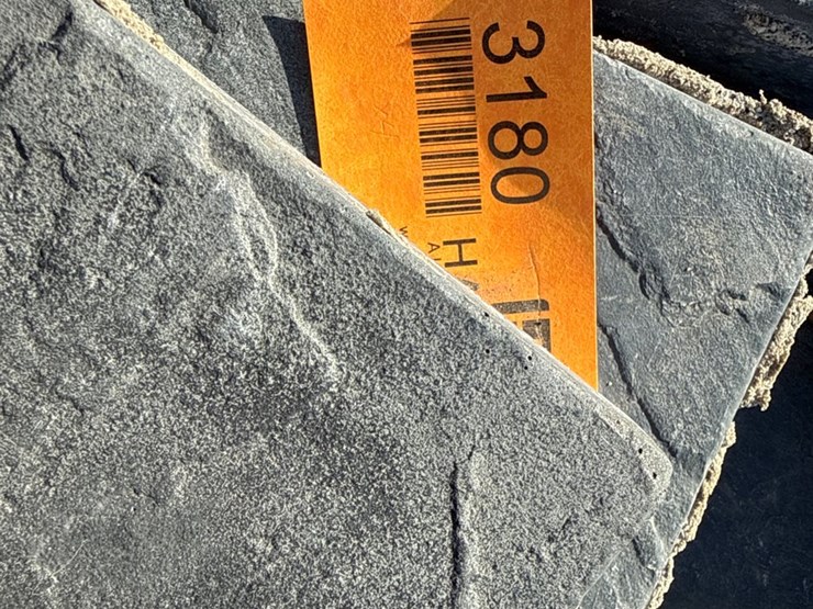 #3180-•-(4)-pallets-of-decorative-pavers-image-1