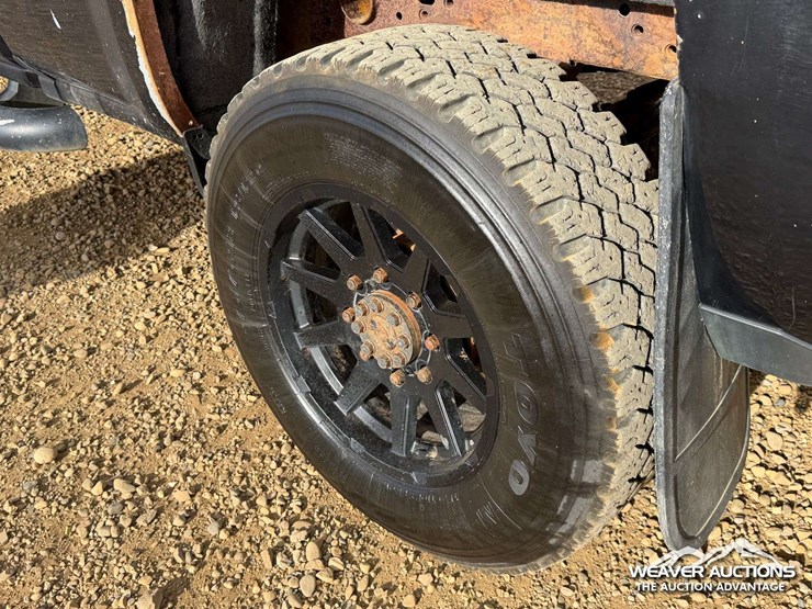 2017-chevrolet-silverado-2500hd-lt-image-39