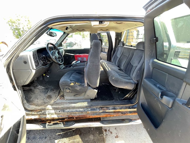 2004-gmc-2500hd-image-45