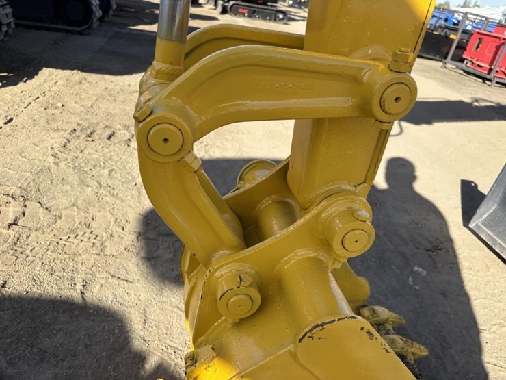 komatsu-pc28uu-image-13